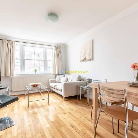 Perfect Spot In Central Windsor & Free Parking! Bagian luar foto