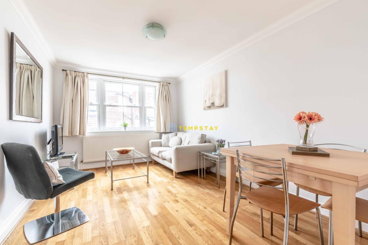 Perfect Spot In Central Windsor & Free Parking! Bagian luar foto